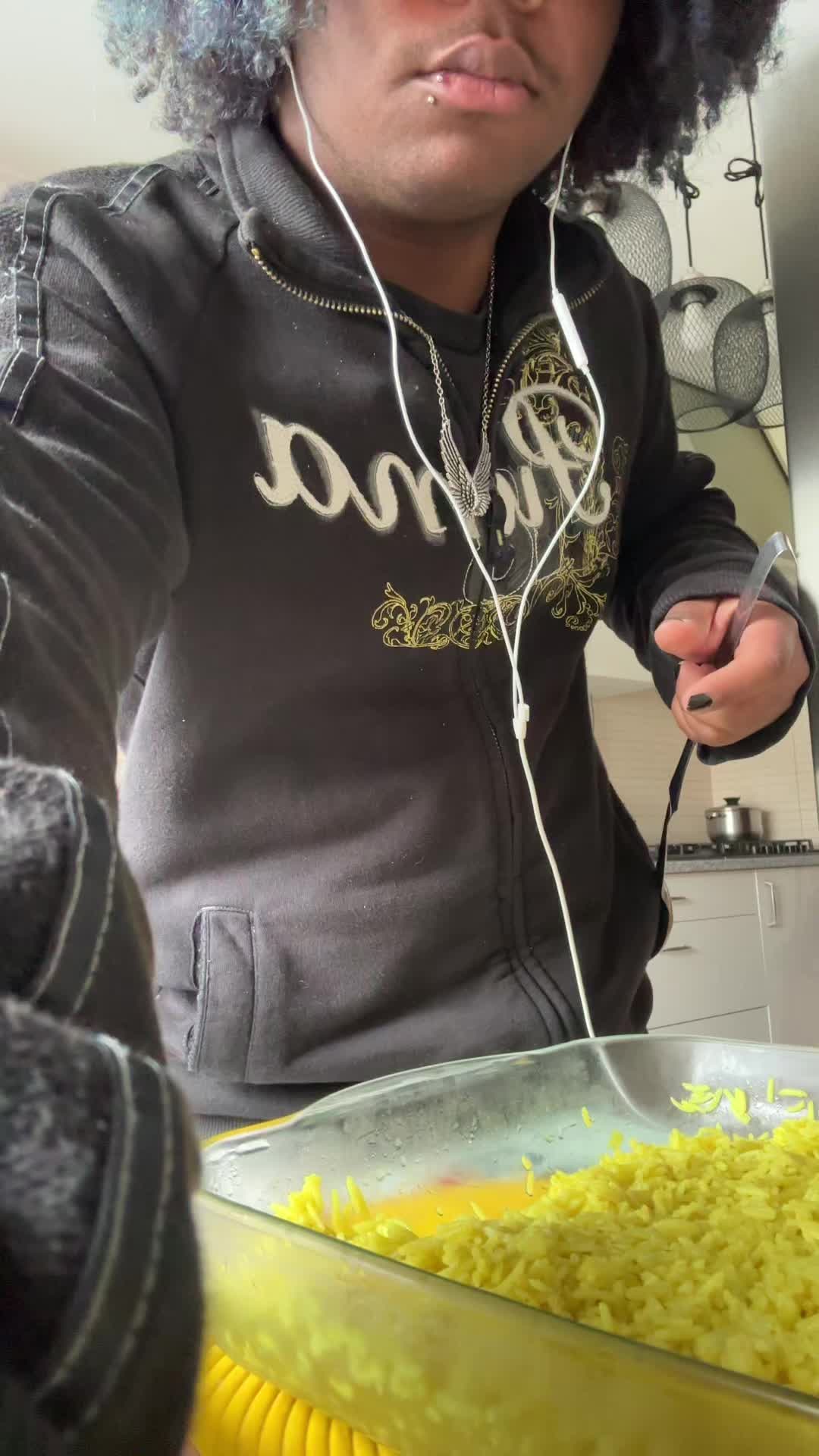 @🎧