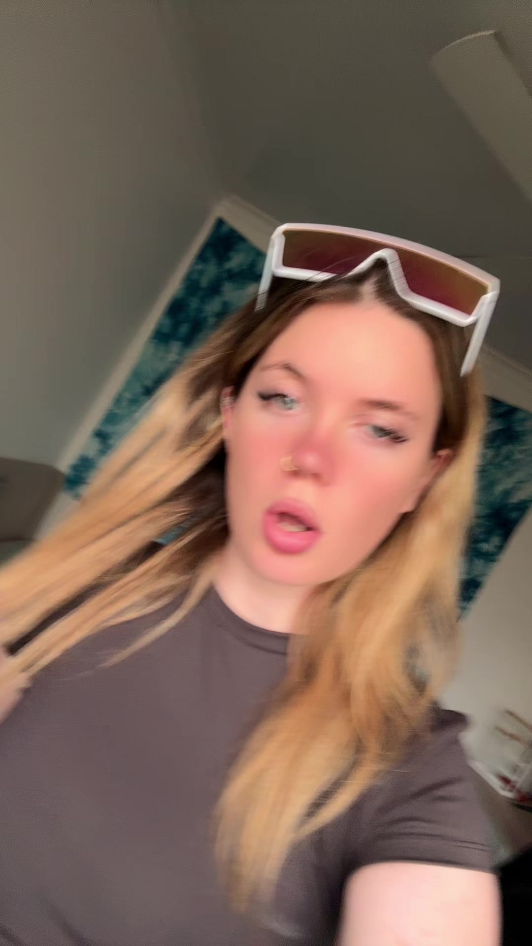 @Em𑣲