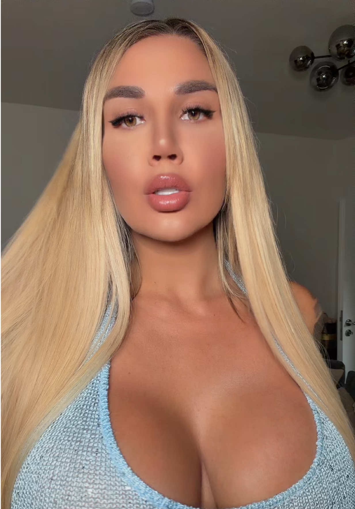@𝐊𝐚𝐫𝐲 𝐌𝐞𝐥 💛🐝
