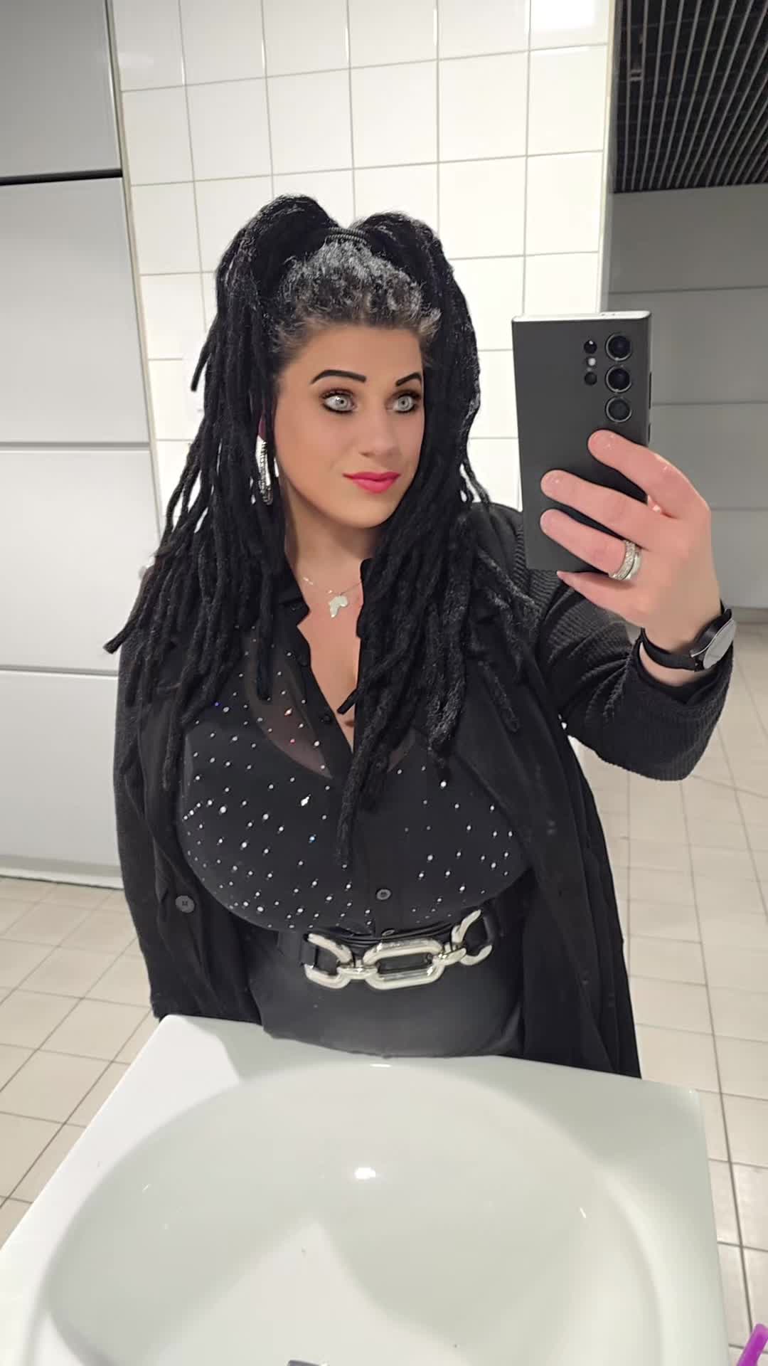 @Nadine Anna Ebanga Meyanga