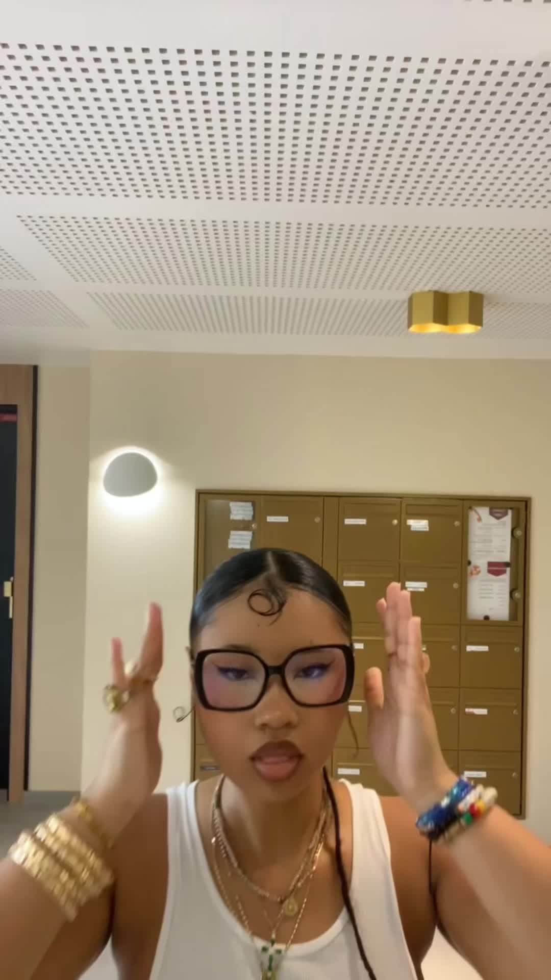 @NANA🧛🏽♀️