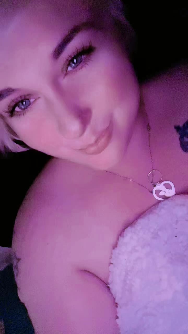 @Carmen&hearts;️😈~FoxiUndCarmen4live~