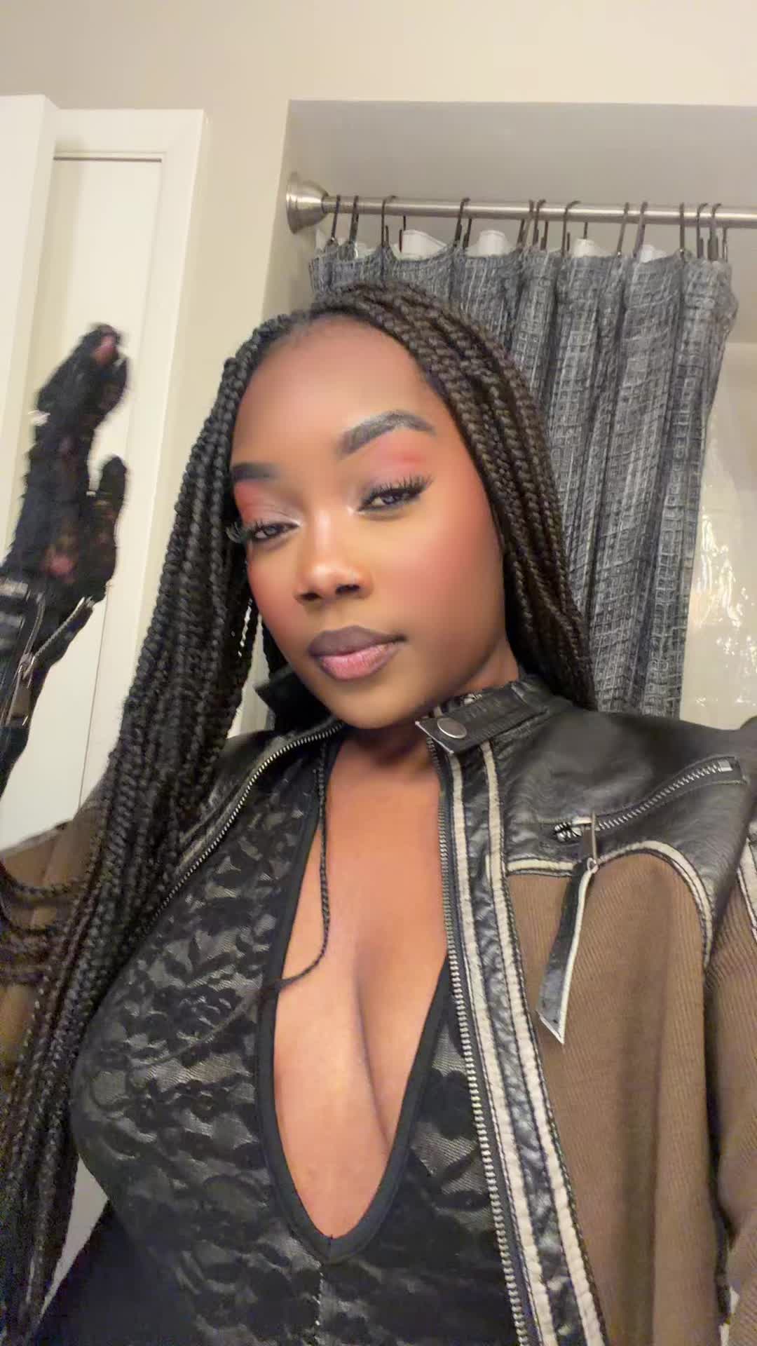 @TheyluvvEmeline