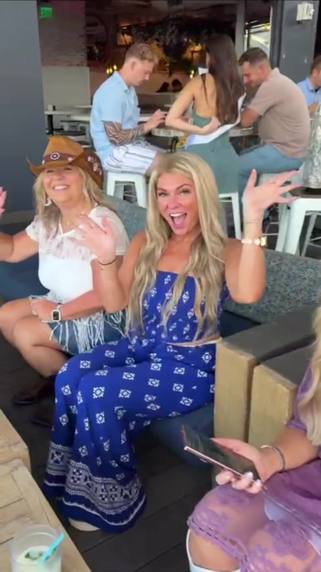 @Janel 💁🏼&zwj;♀️📲