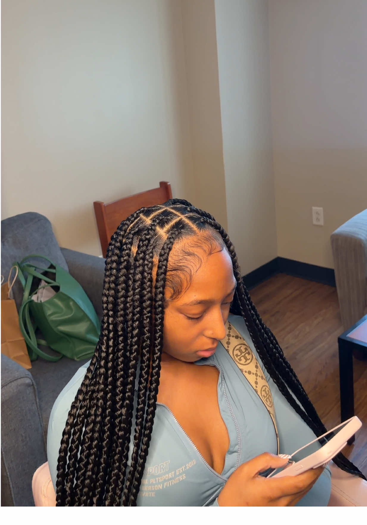 @Servicedbyjojo