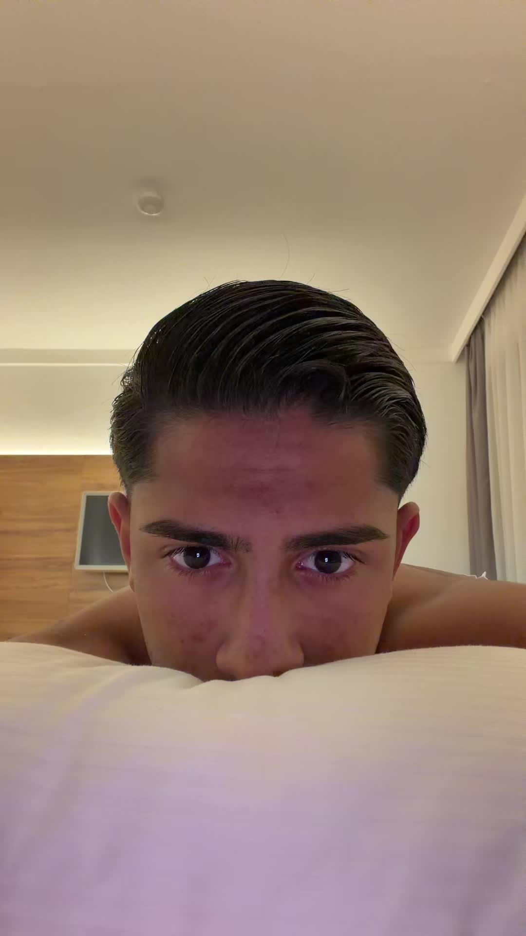 @🥐