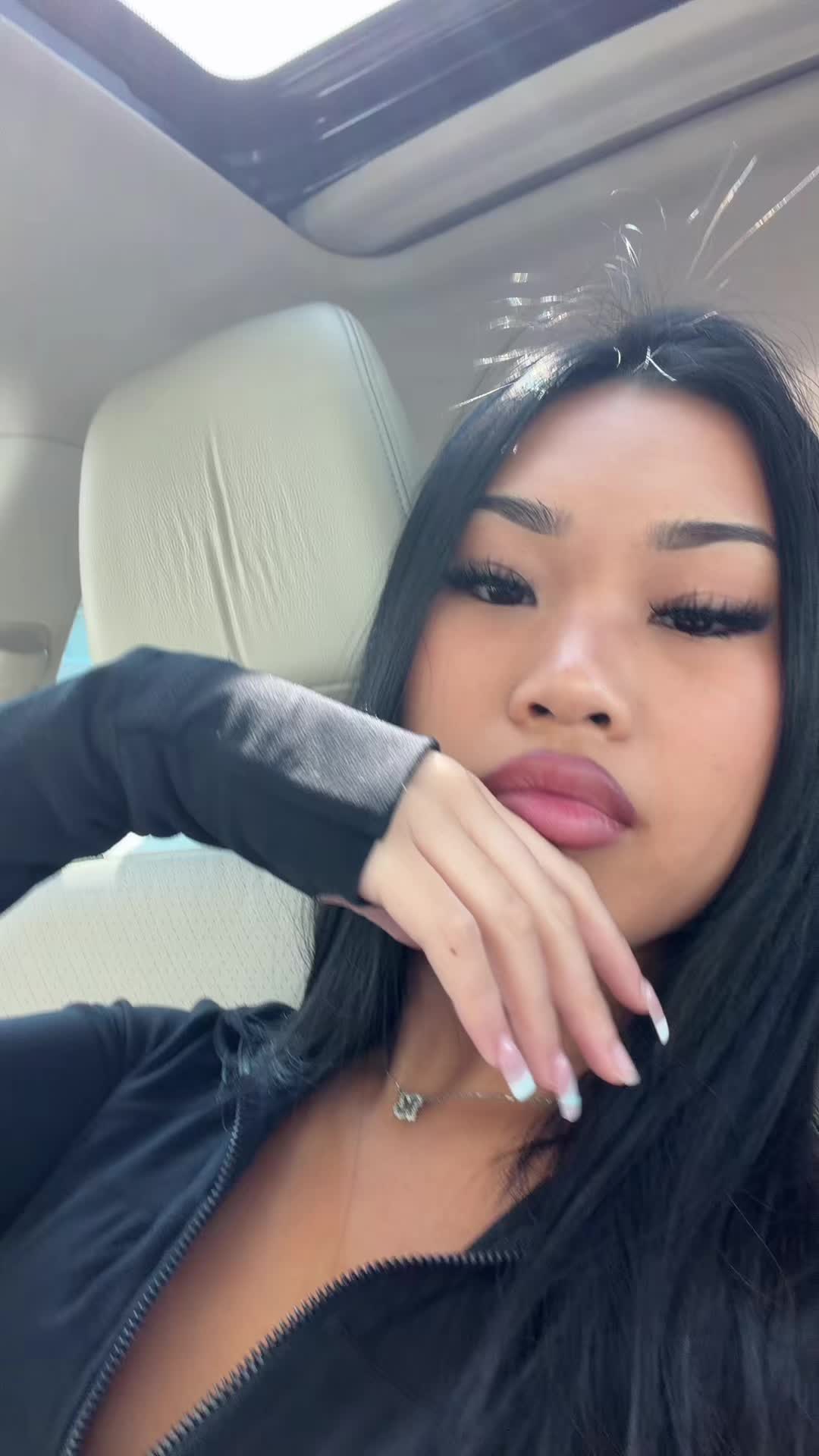 @￶