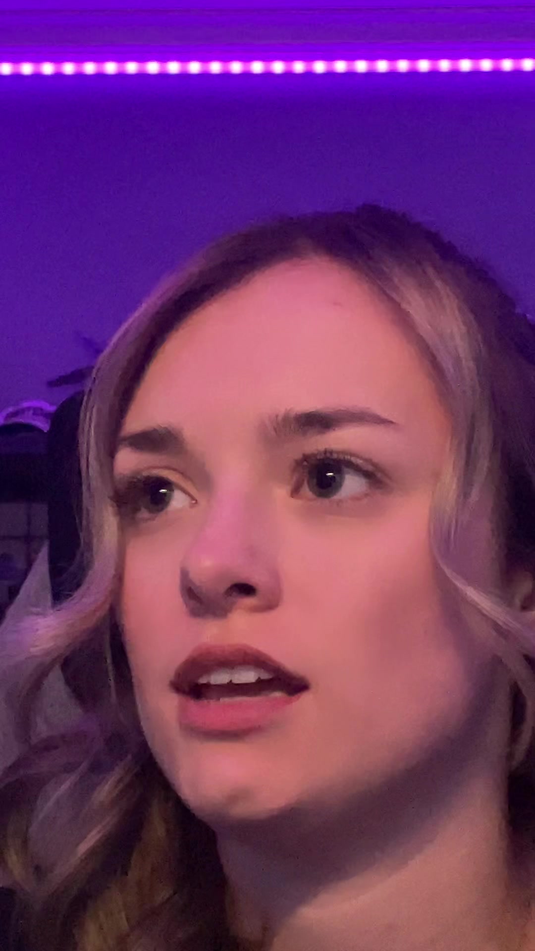 @QueenAnnaRvng