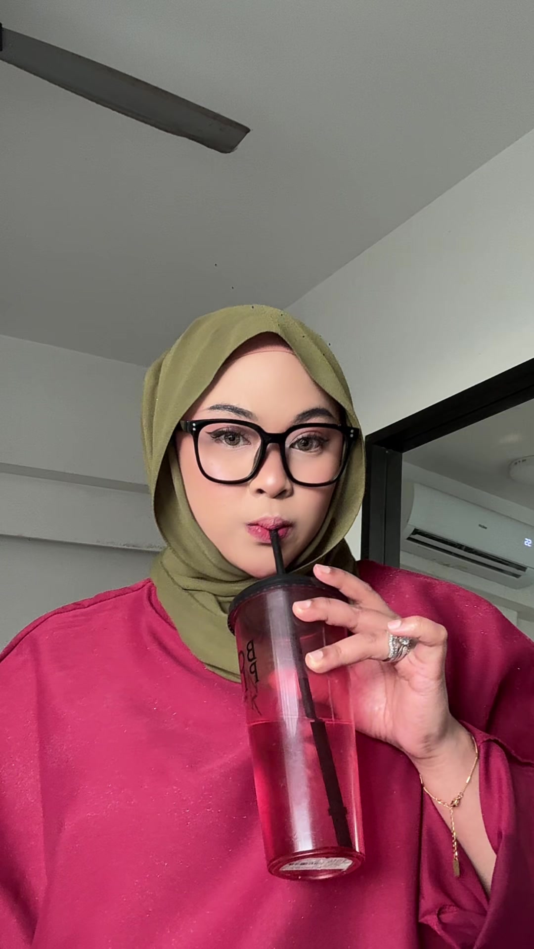 @Kaksue meow