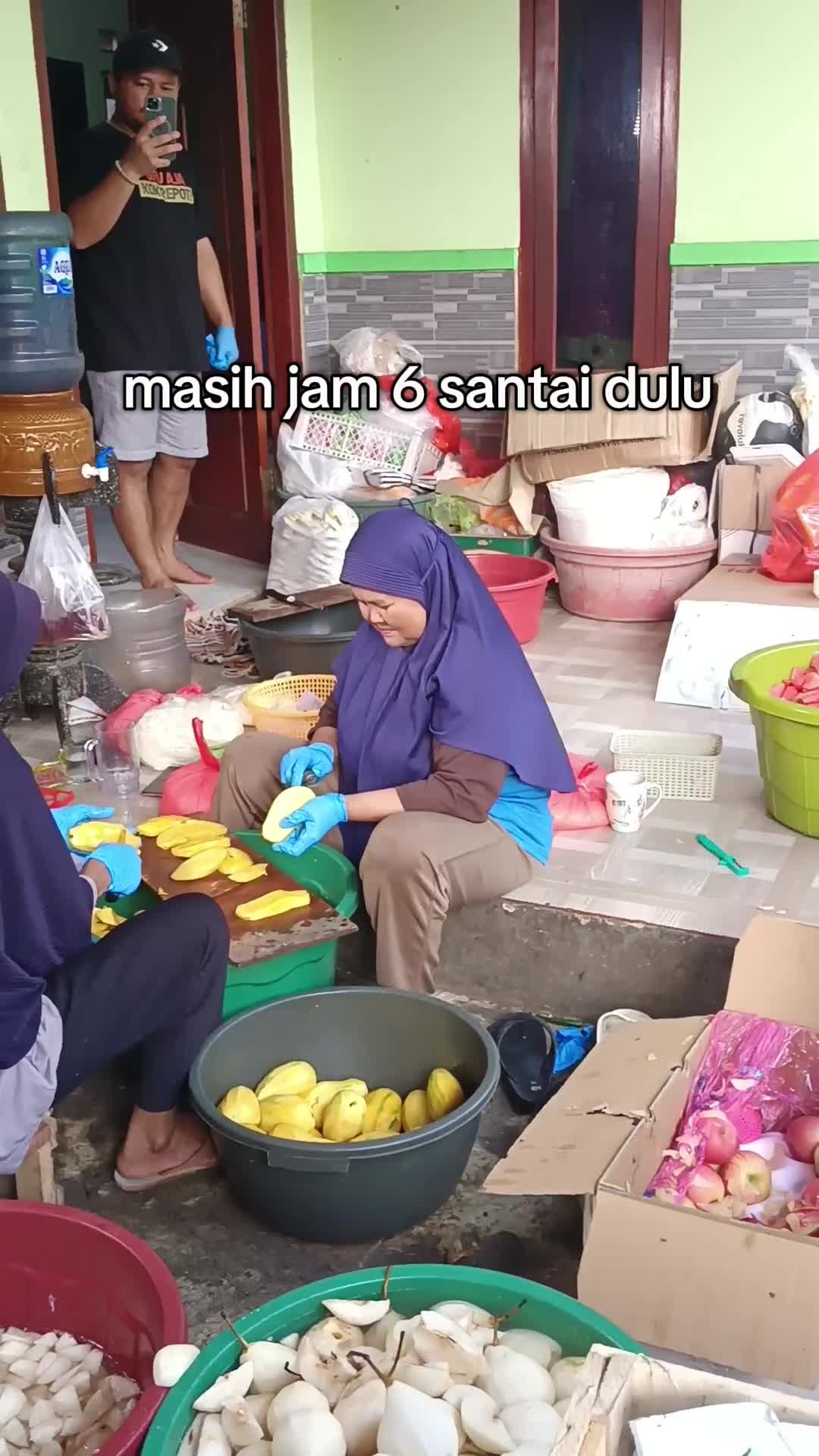 @warung maknum