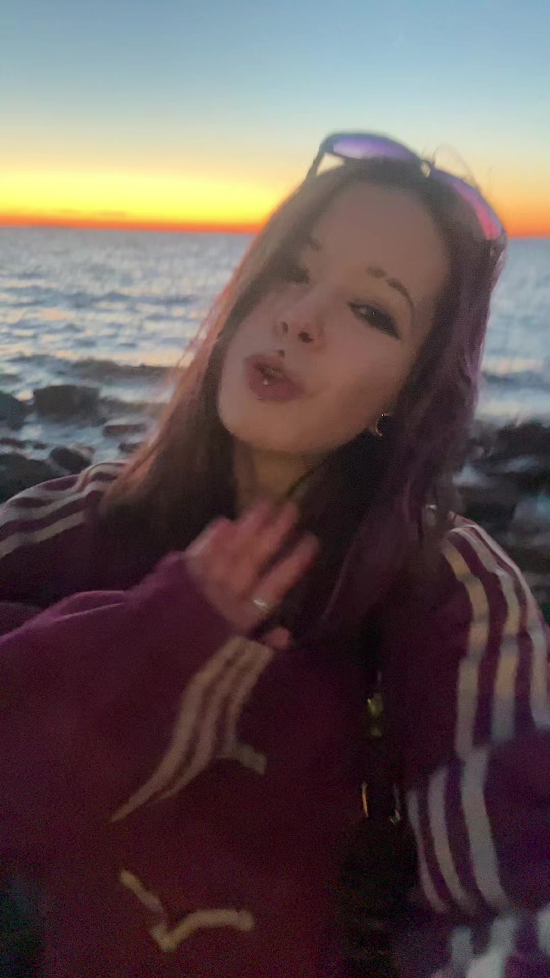 @xeuqシ