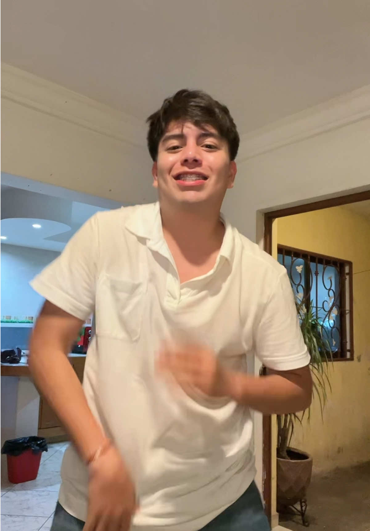 @C H A R L Y J O N A T H A N