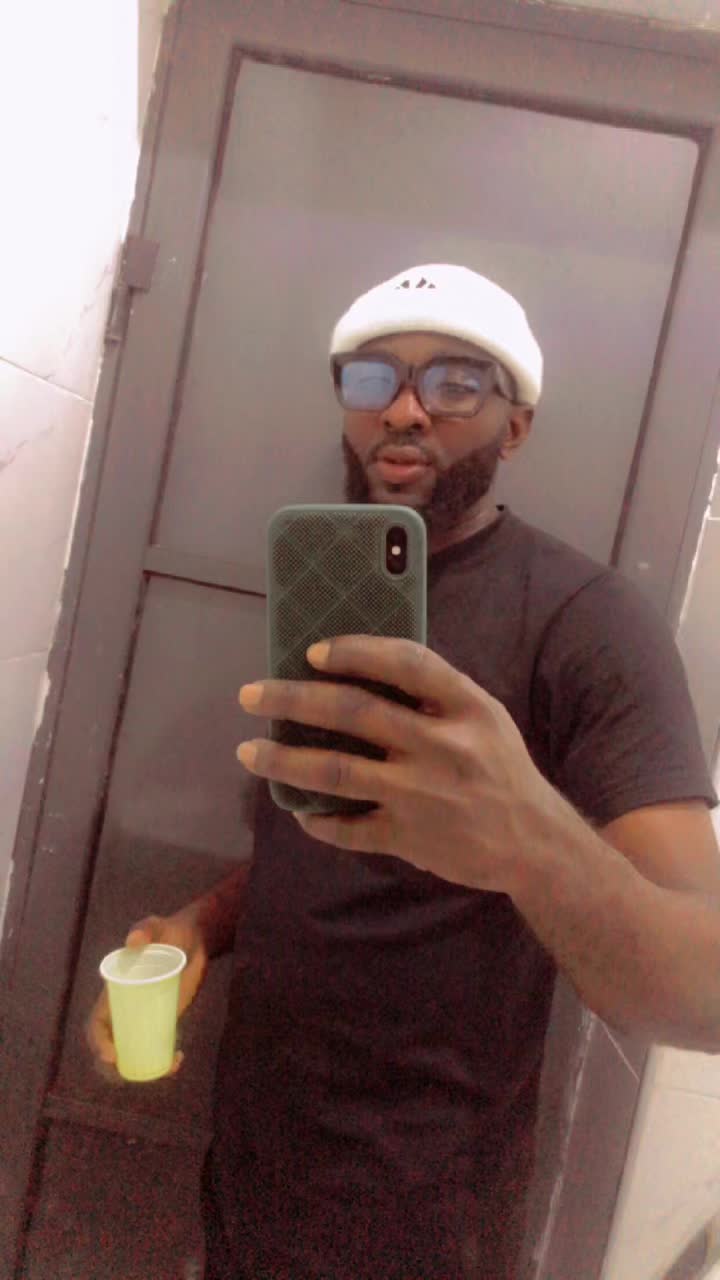 @Oluwaseyi 💧