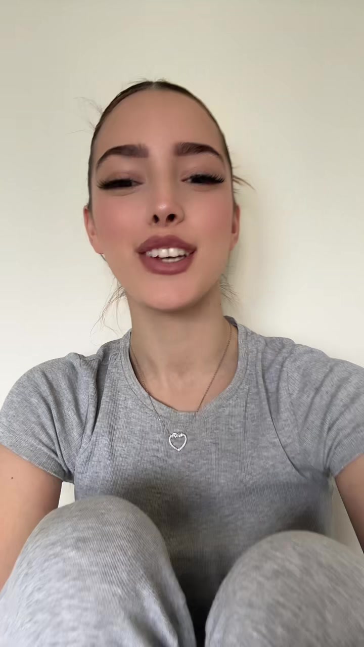 @3l3na