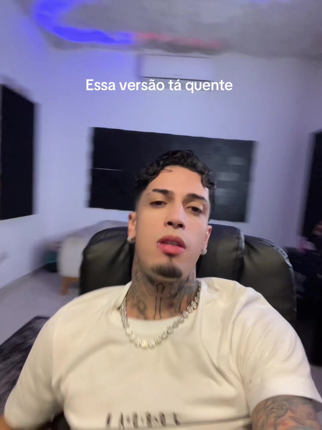 @jhowmc_