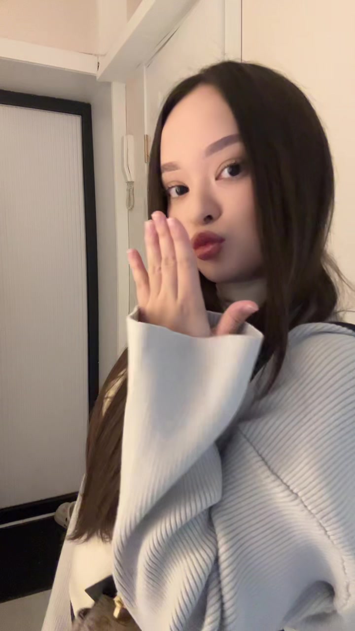 @shelovesei
