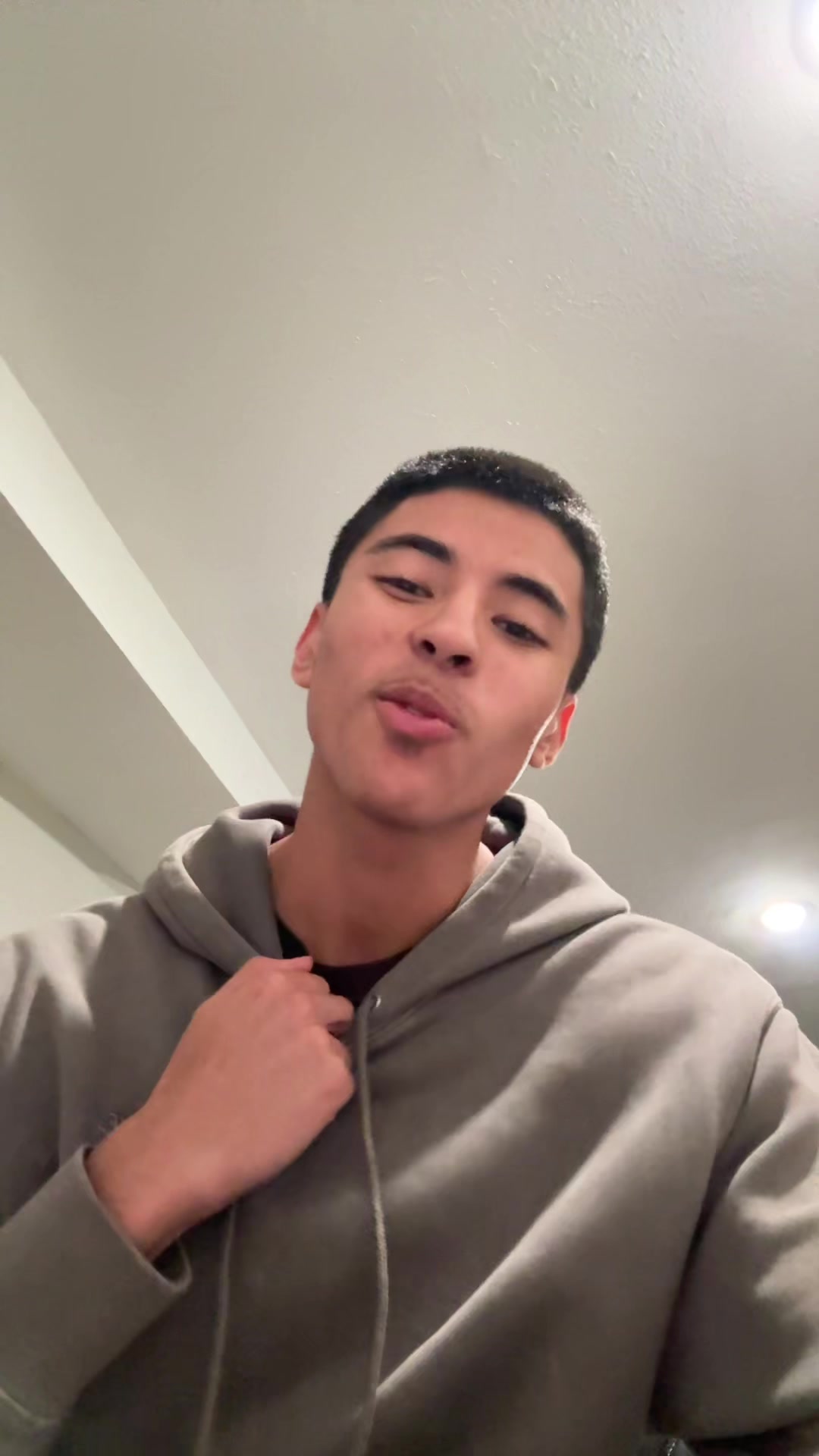 @ajesqq