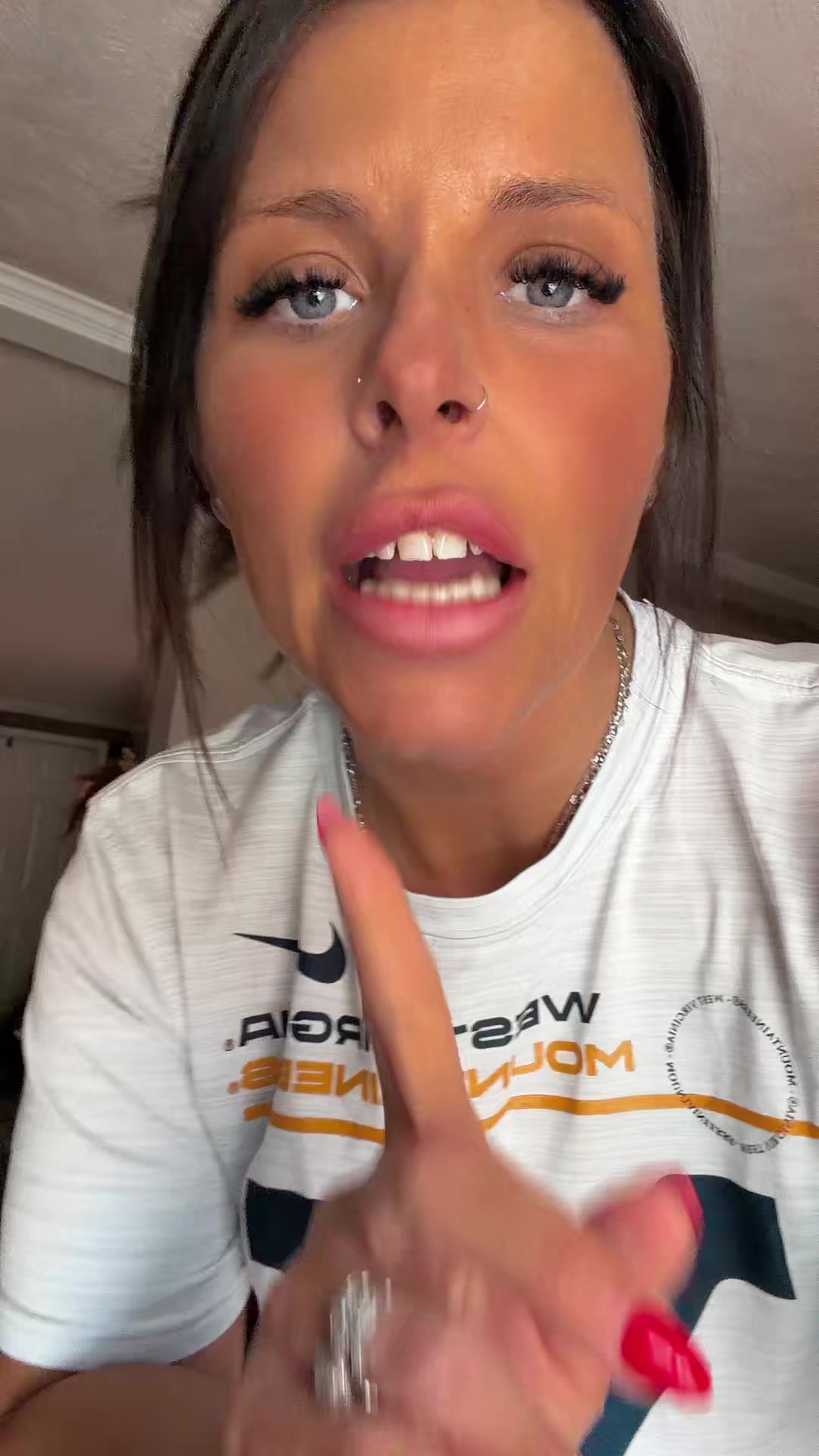 @itsmexyes