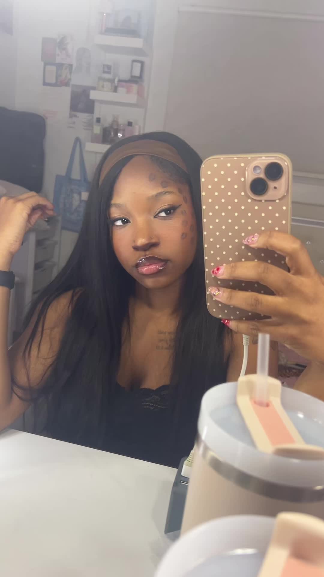 @⁷