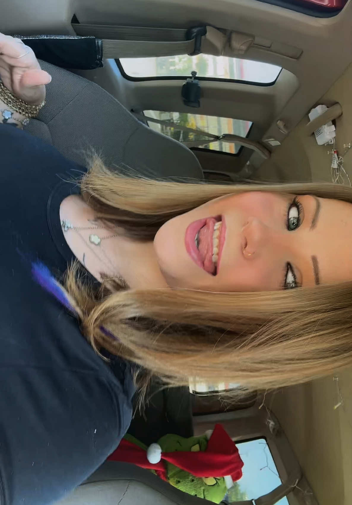 @DyAnn 🖤🍒🐆