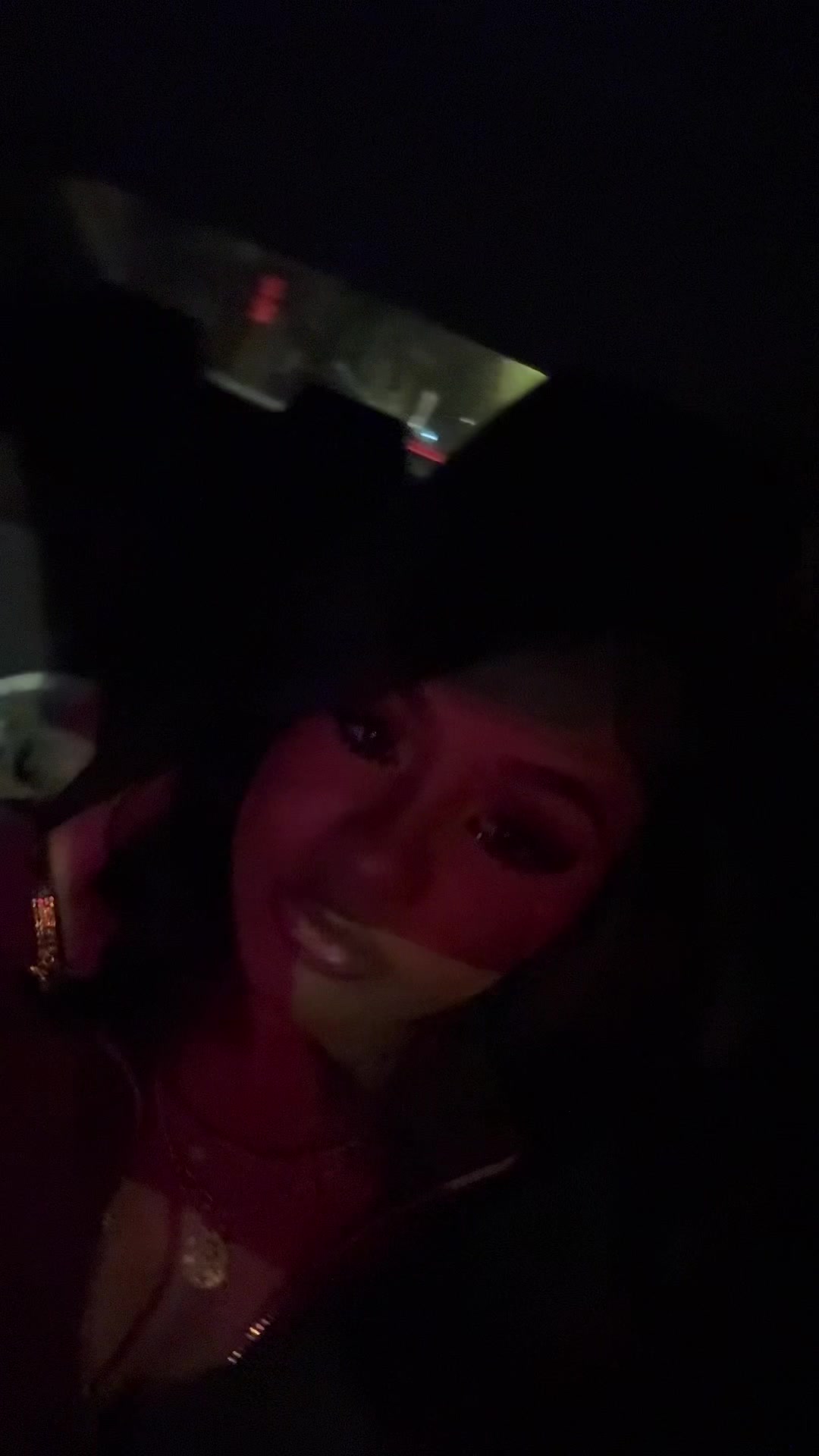 @🧛🏽♀️