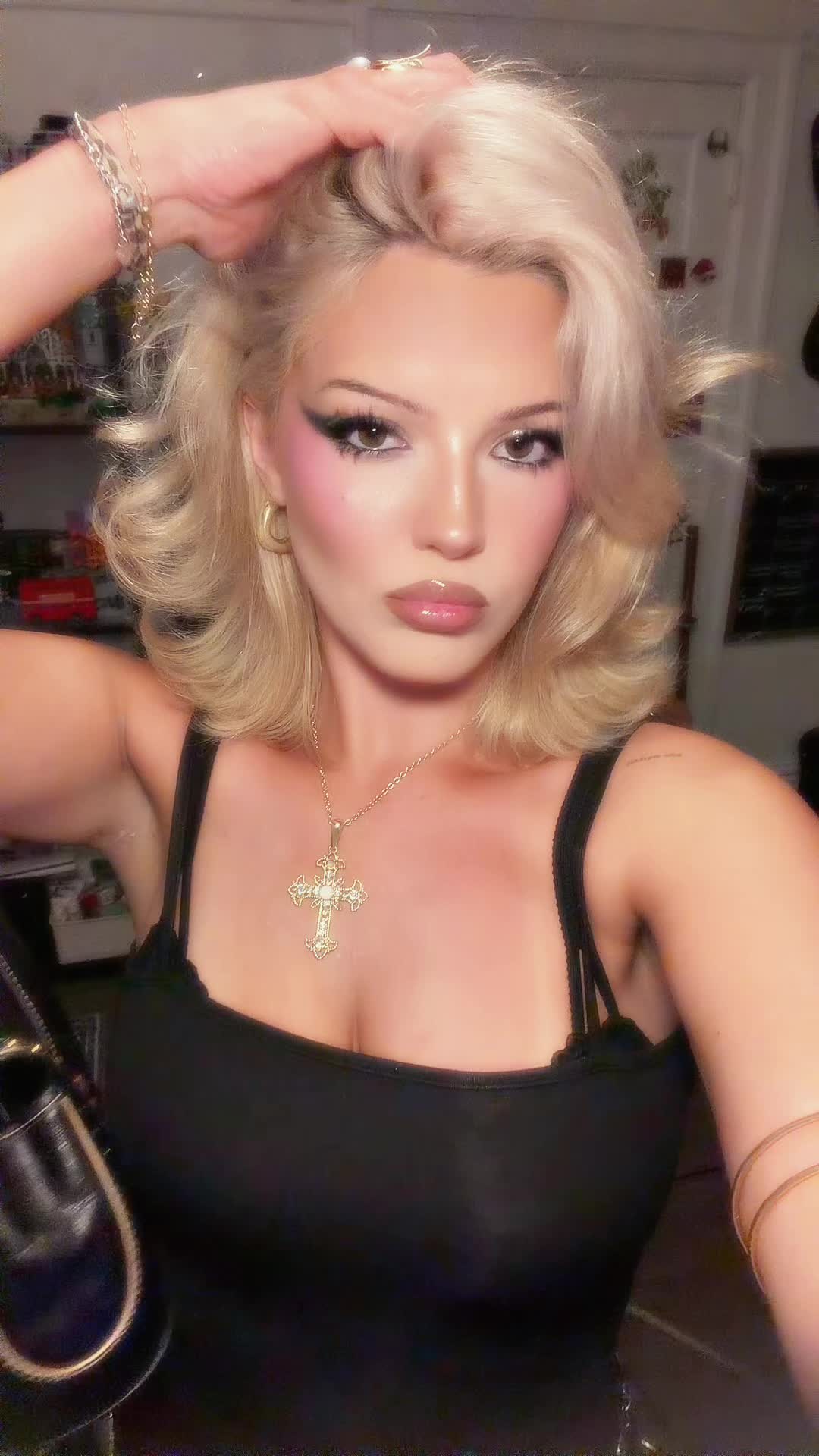 @glamwithavabella