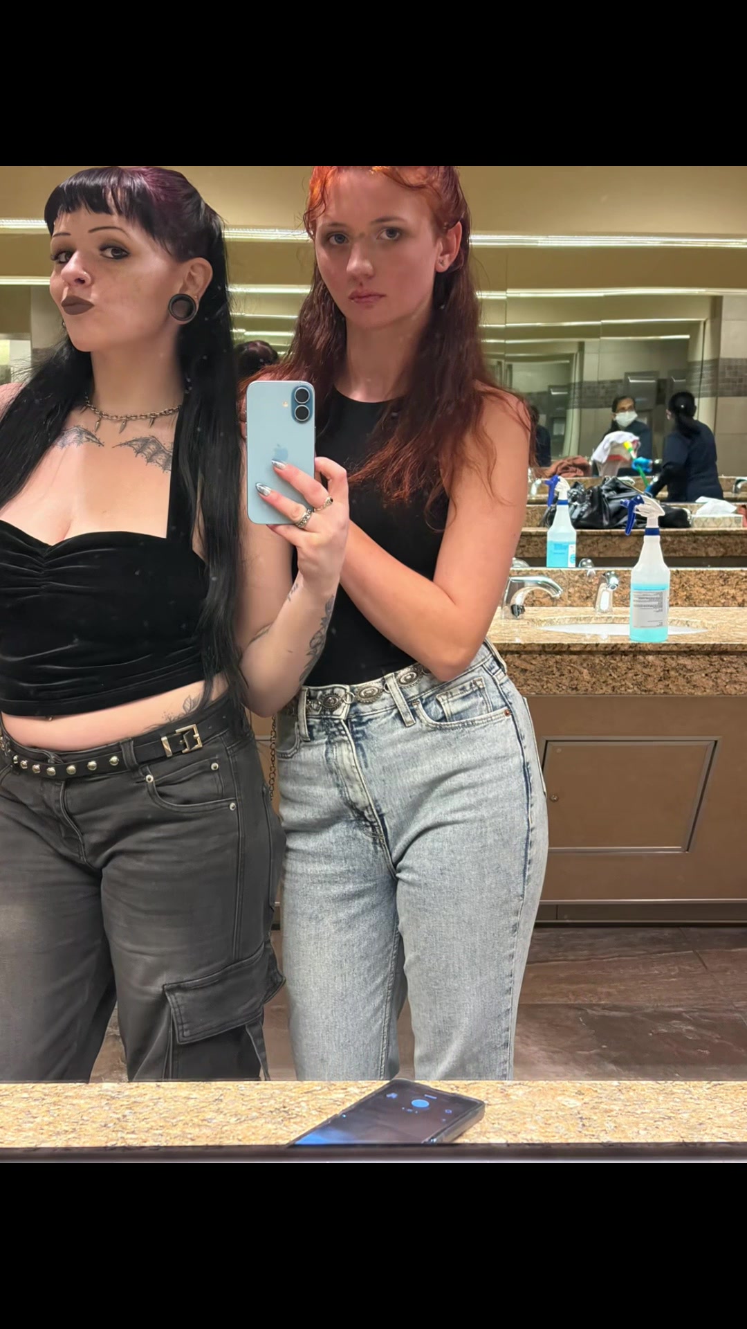 @roses_r_blue