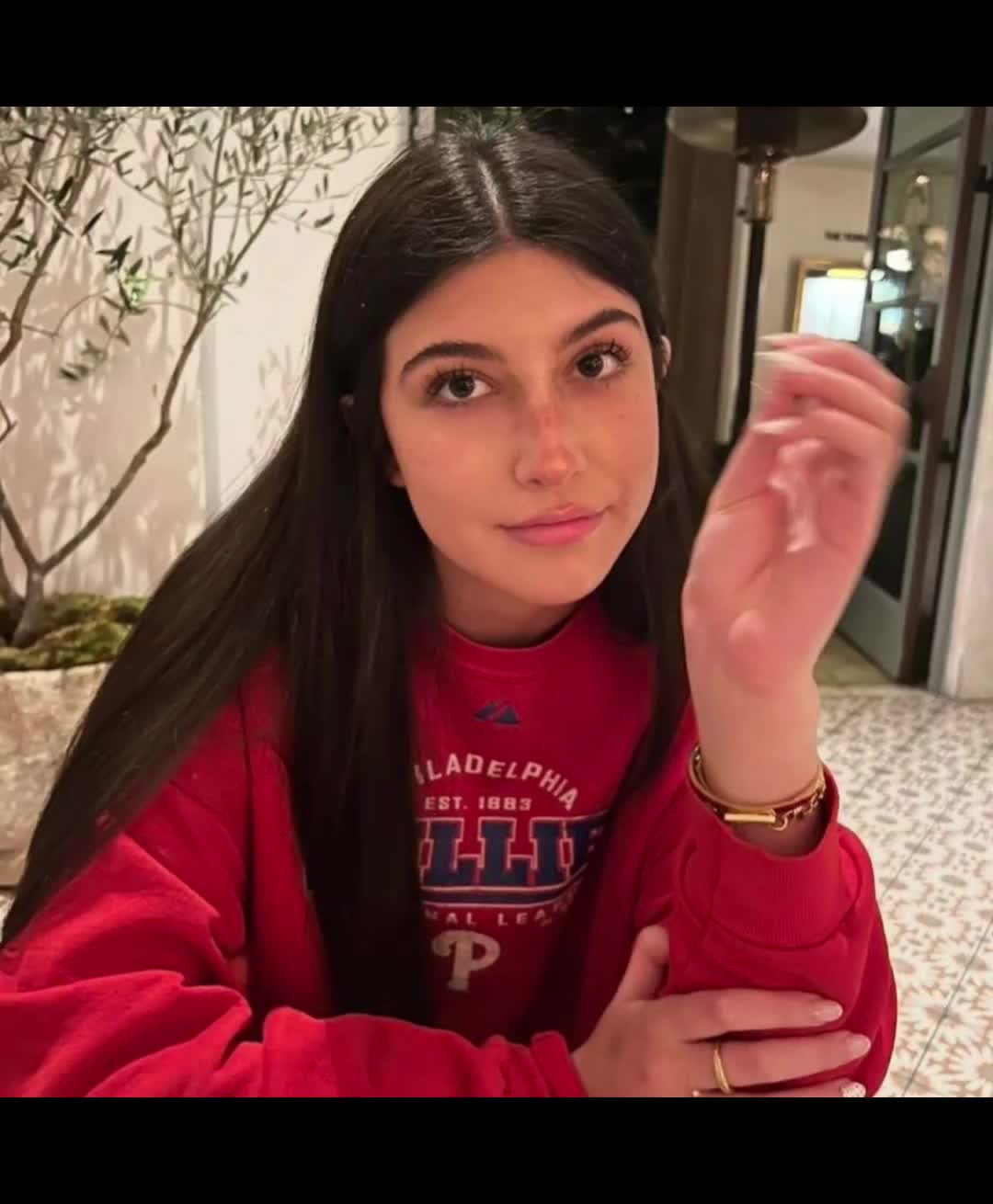 @Oli?ia