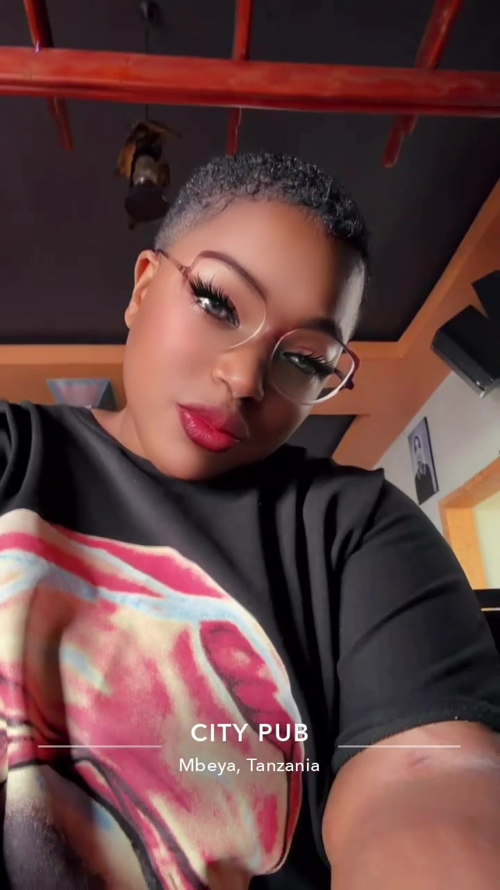 @Khadija 🦋❤️
