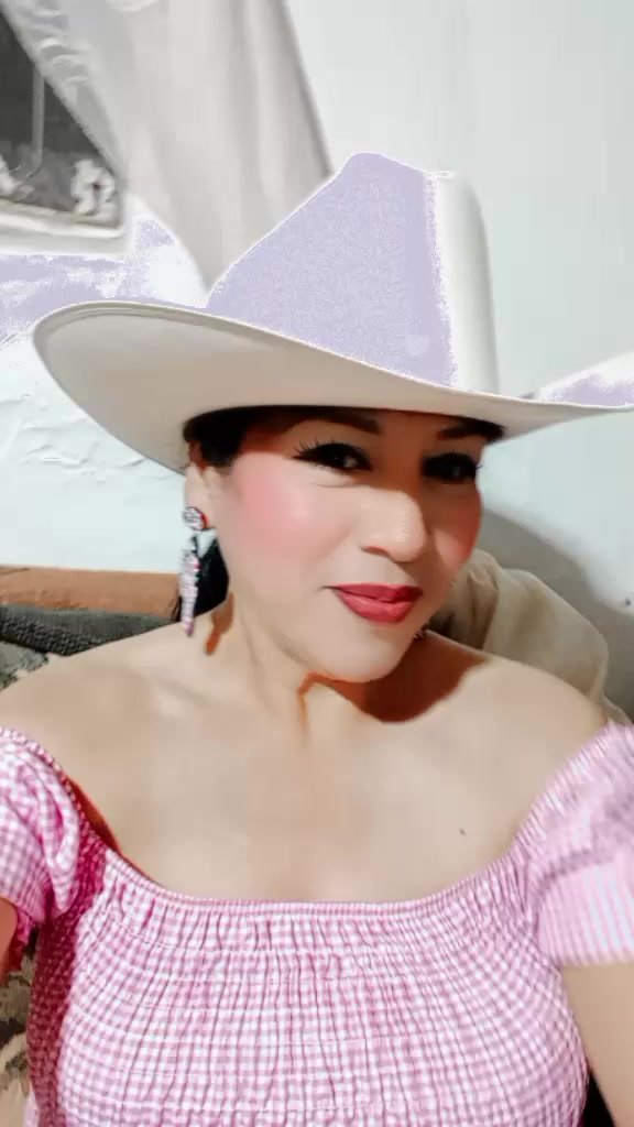 @Adela Esquivel