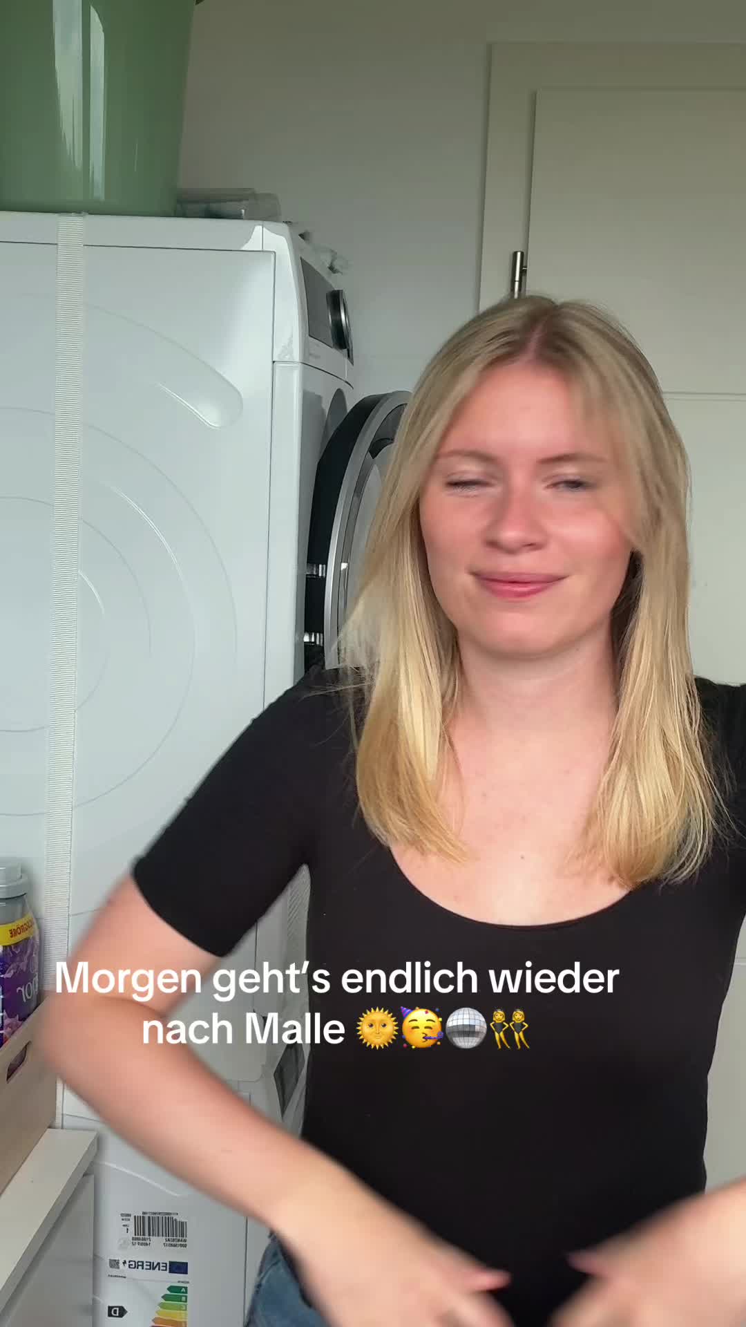 @justlarathings