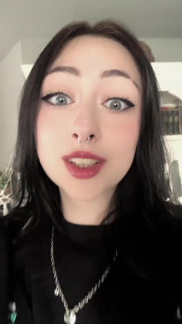 @Juli 🦇