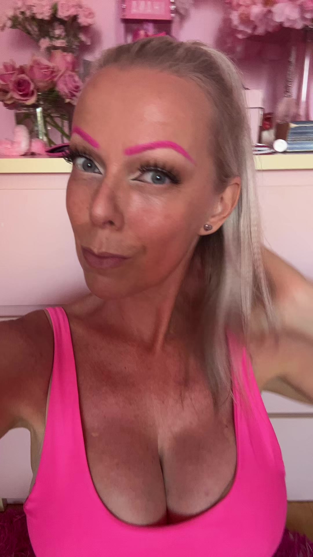 @Pinksumakeup