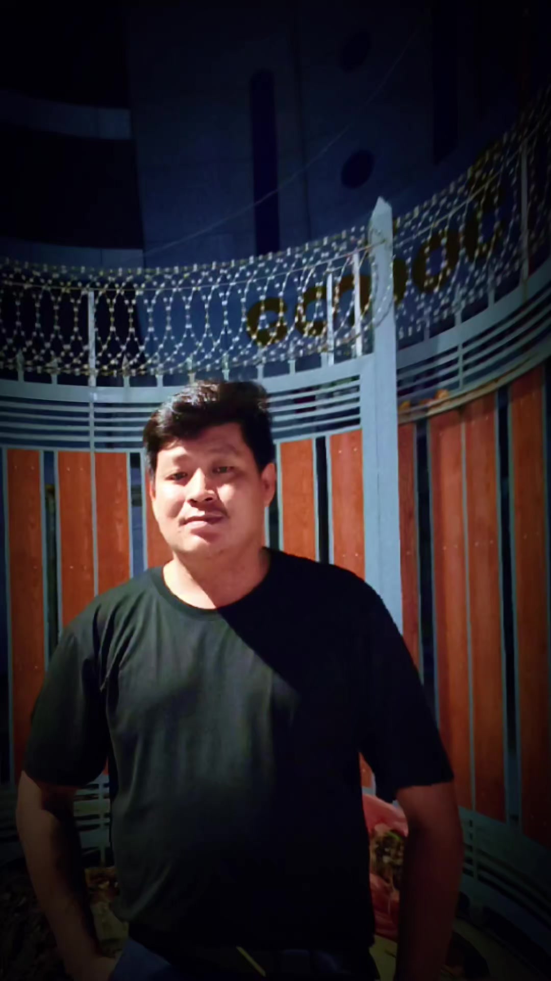 @U La Min Ko Ko🌝ရေစကြိုသားလေး