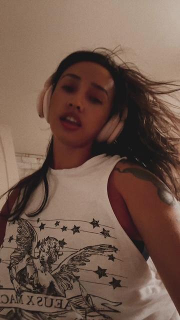 @Marisa B🦄