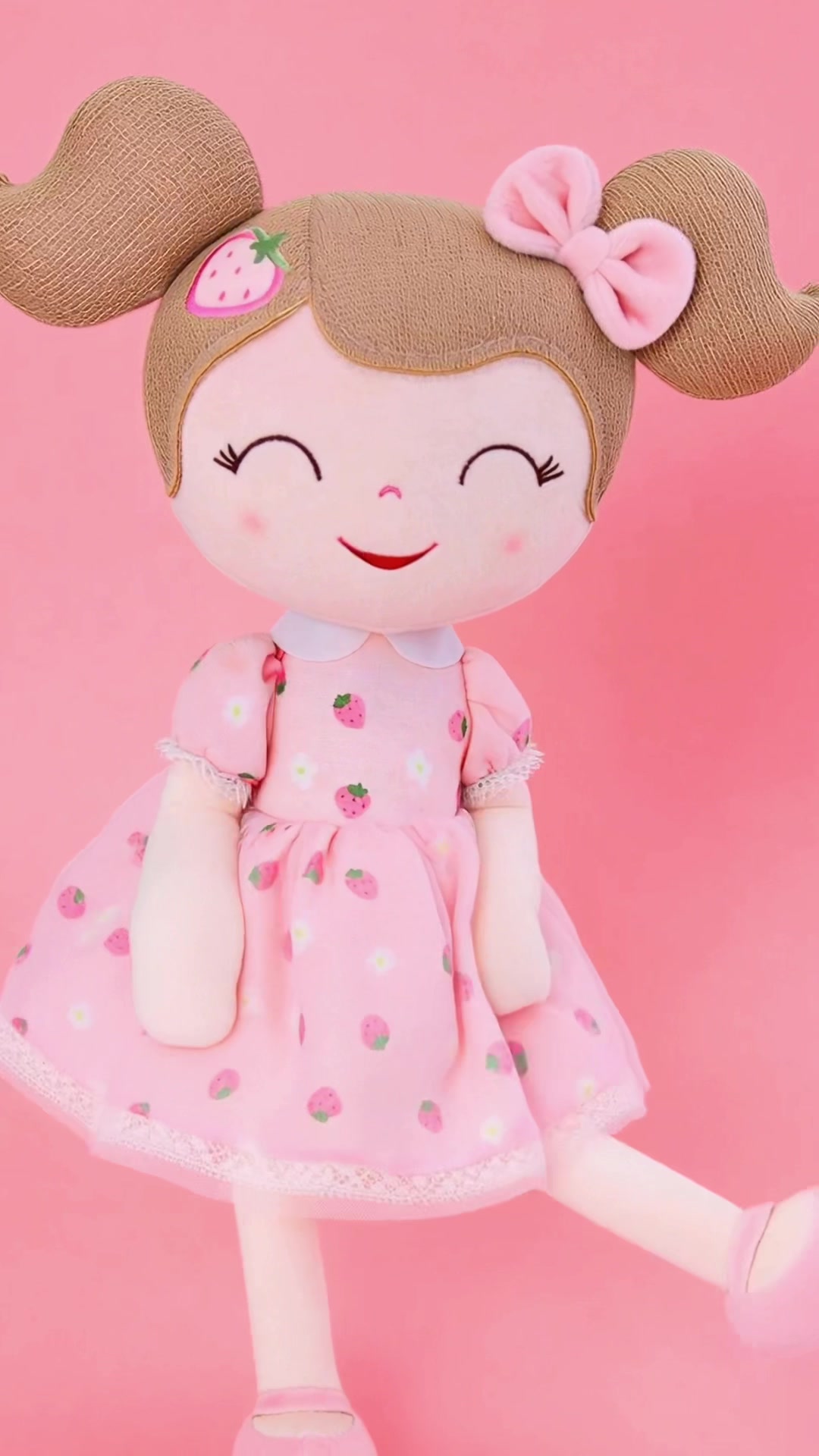 @gloveleya_strawberry_doll