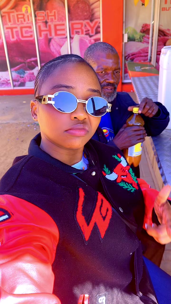 @GIRLY 🇧🇼