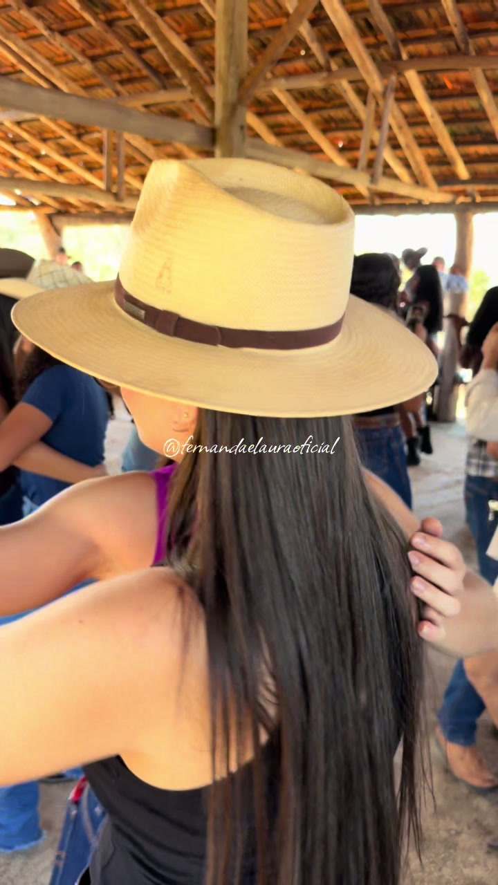 @Laura Machado Oficial