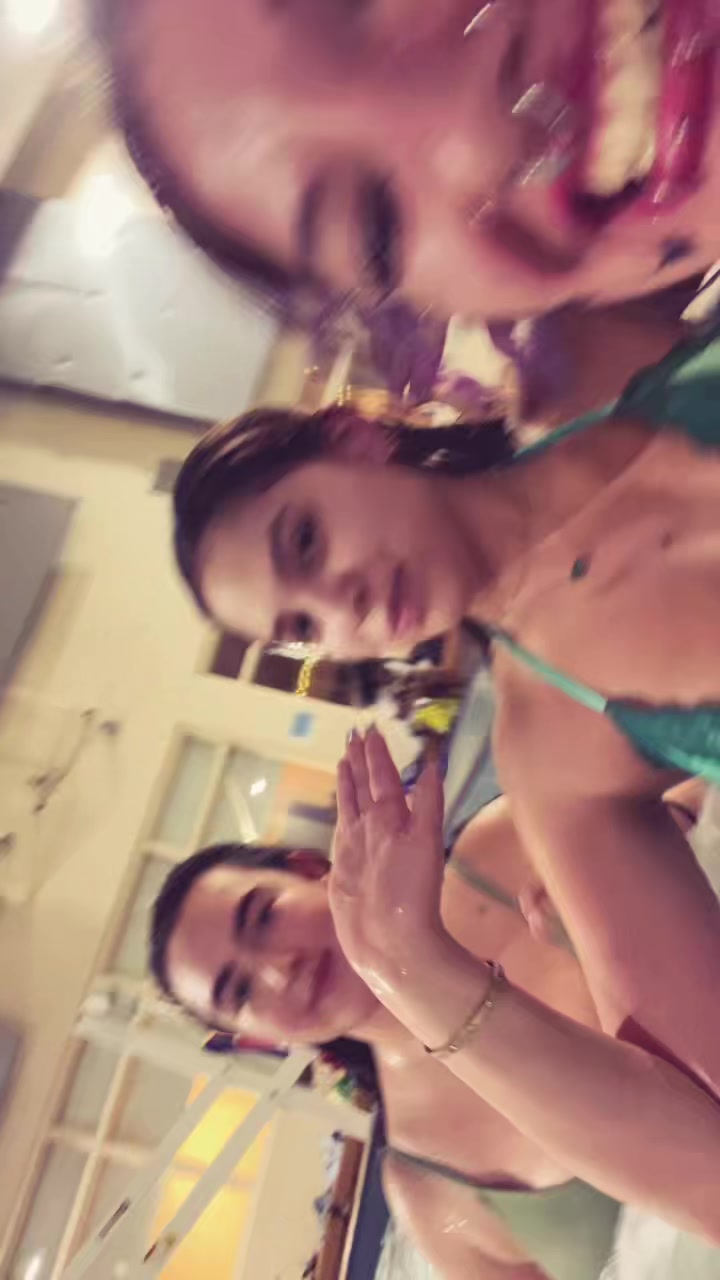 @alondra z.