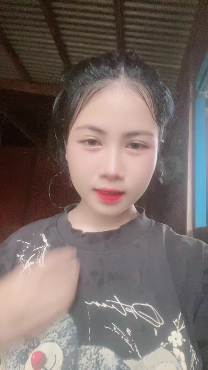 @ເດັກລາວ ສາວບ້ານປົ່ງ