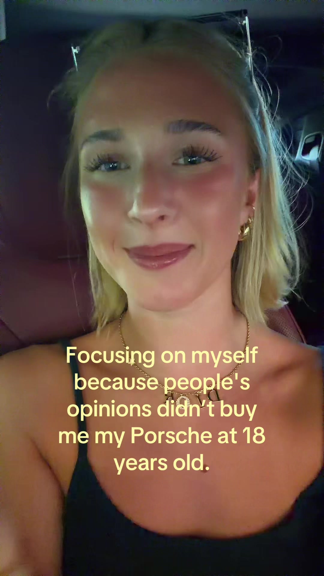 @theelliebarker