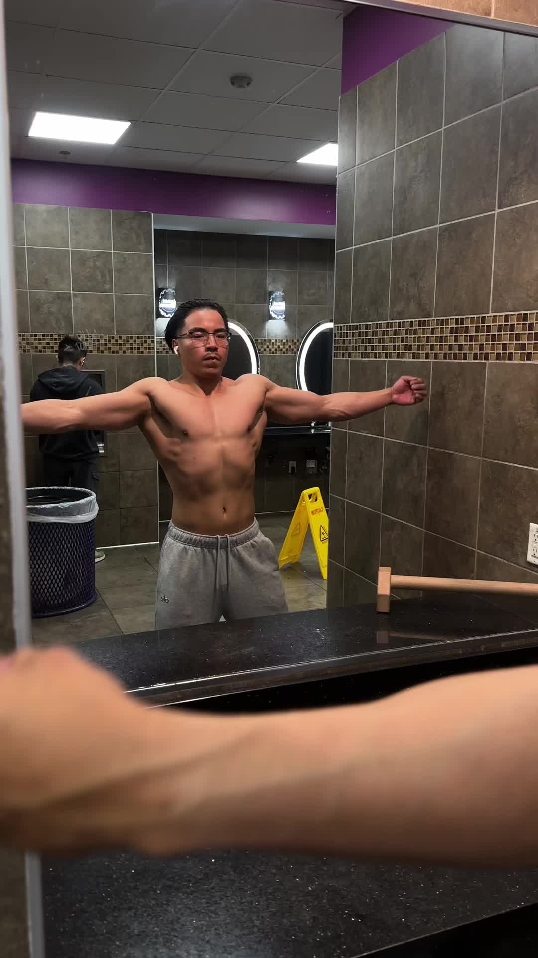 @04