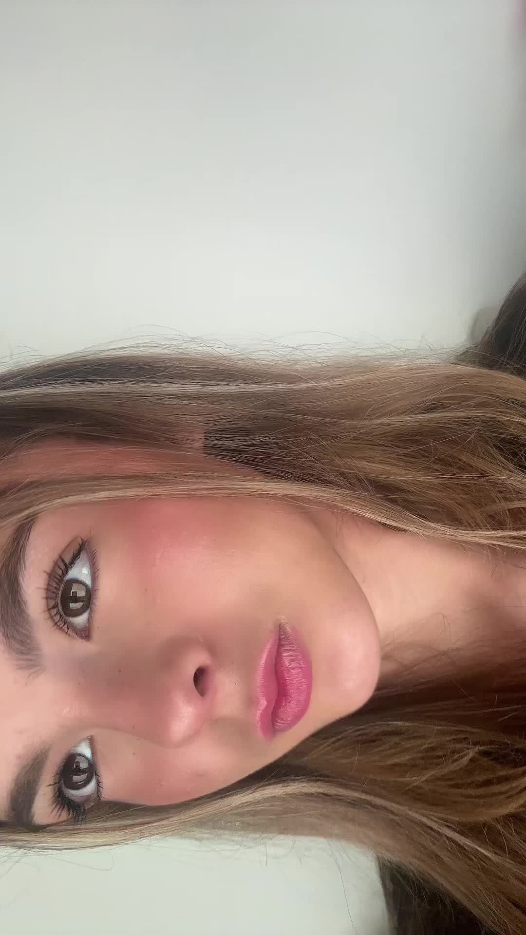@buttcheeksjiggleee