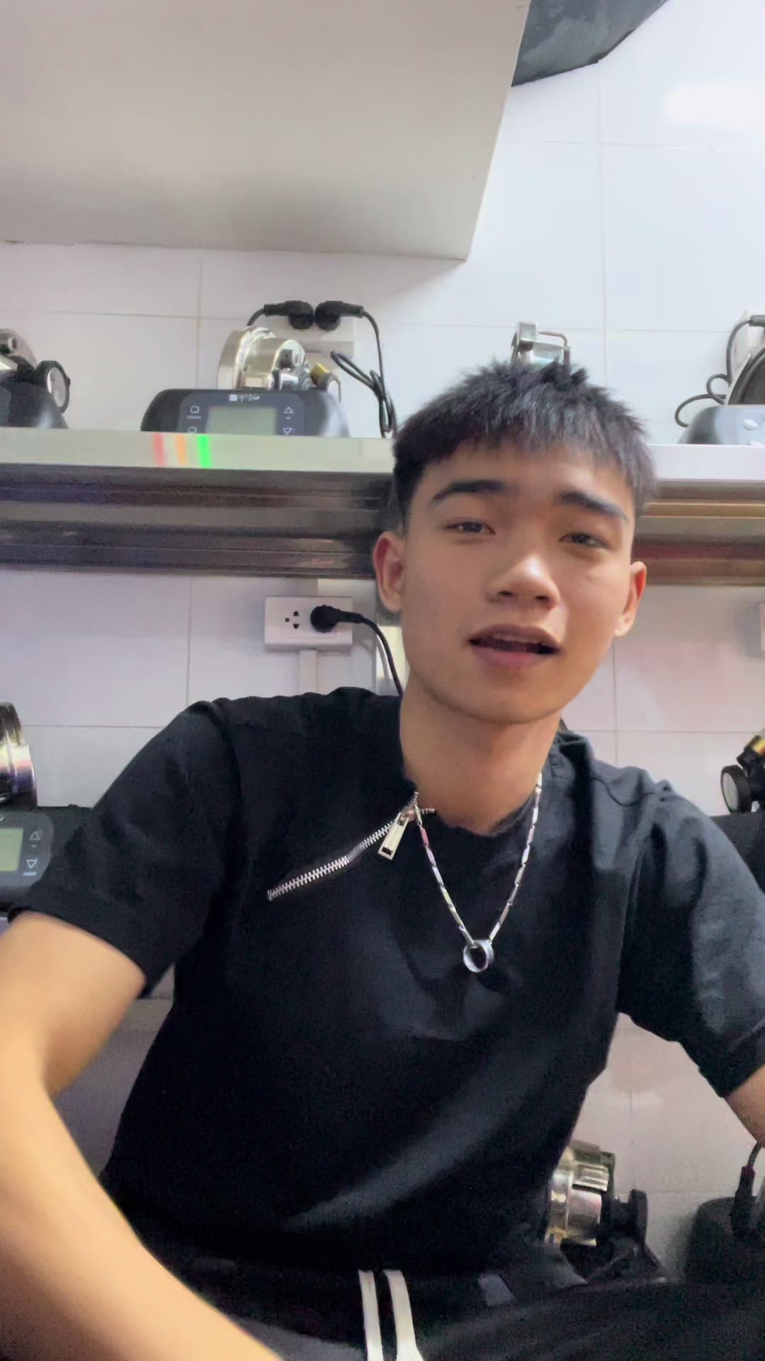 @Hiếu 2k7