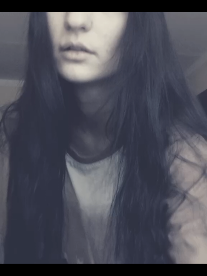 @𝐜 𝐡 𝐞 𝐫 𝐫 𝐲🍒