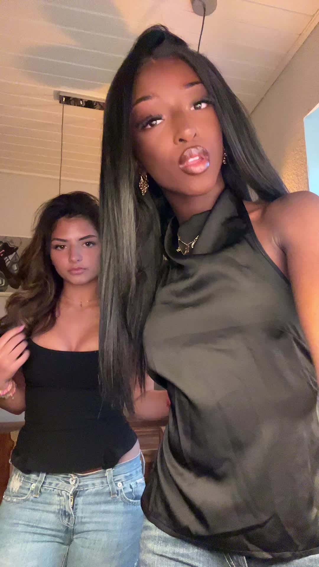 @tyra