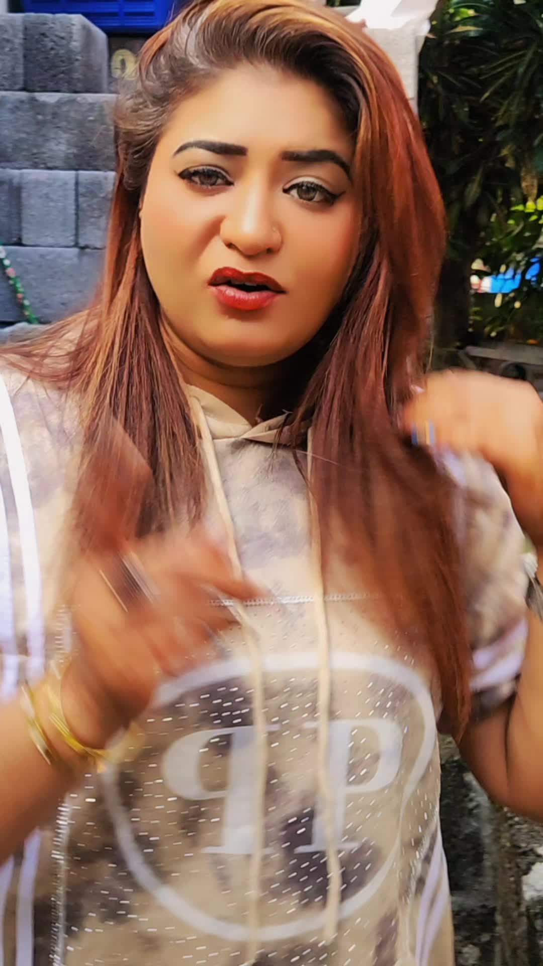 @Quëëñý