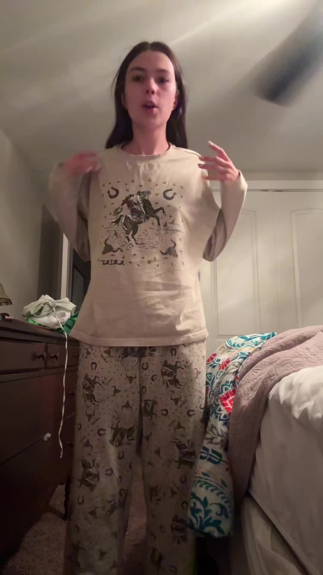 @itsbrookelunttt