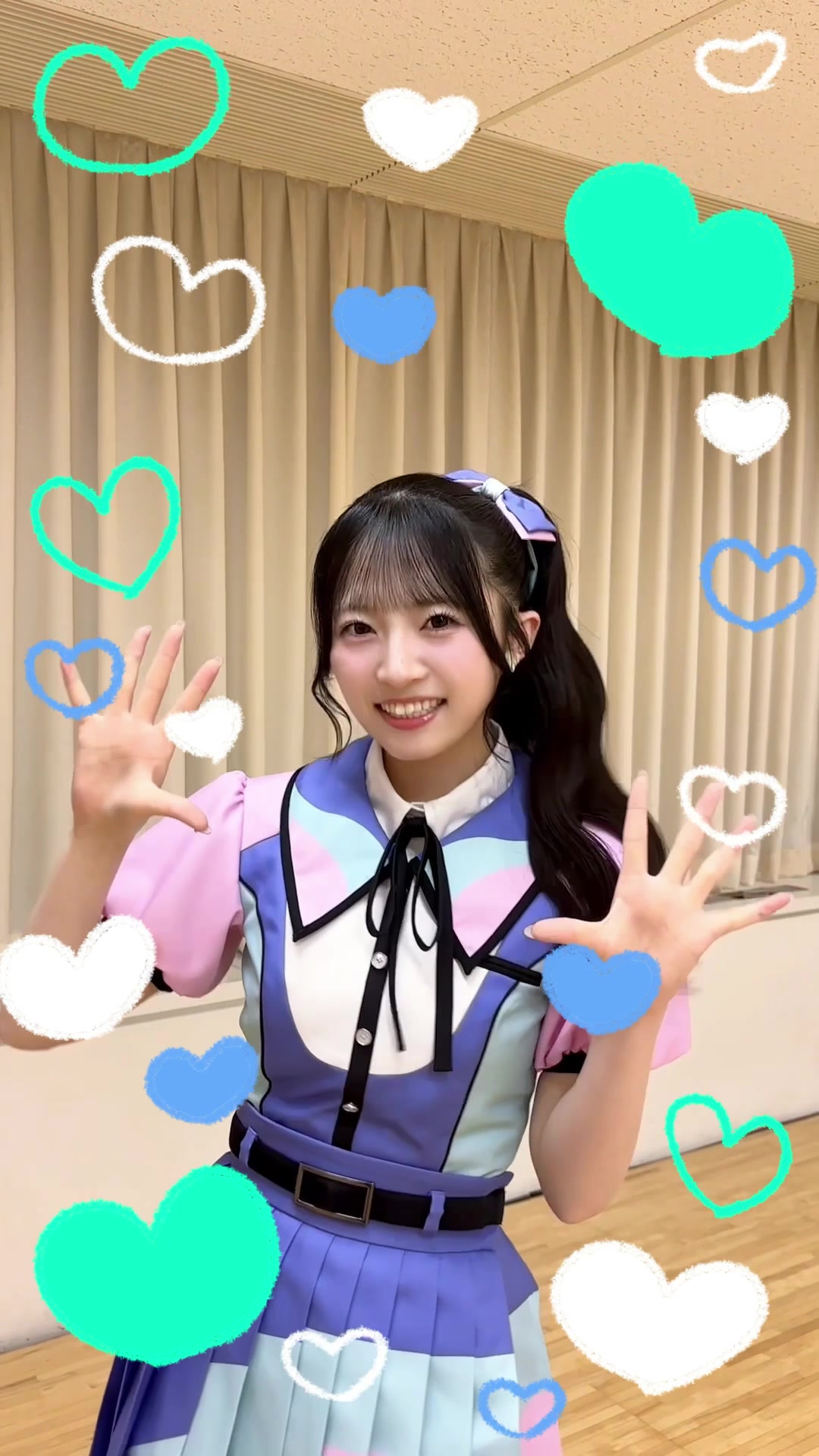 @秋山由奈