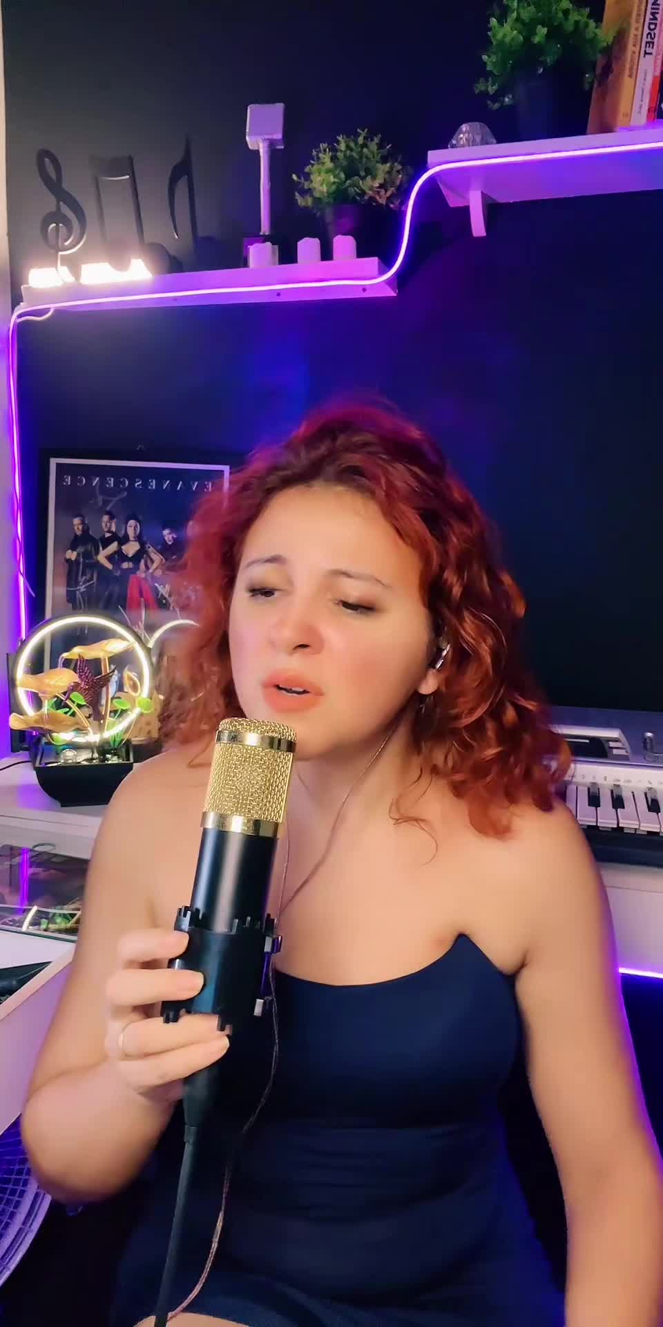 @Naimi Stephanie 🦋✨🦇